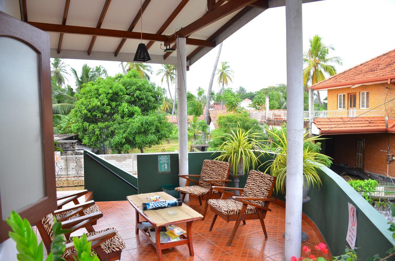 Lilly Palace Villa Guest House Negombo Exteriör bild